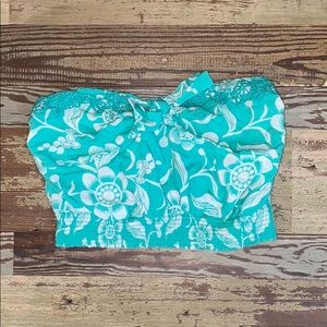 Adorable hollister crop top